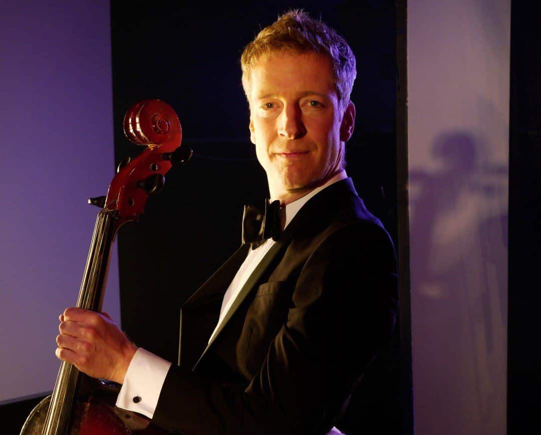 Showacts Cello in Motion